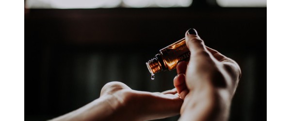 这个夏天KOSE lachesca温感卸妆帮你改善粗糙皮肤！